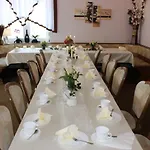 Und Frankenthal - Garni Pensión Gera