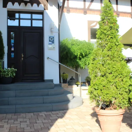 Und Frankenthal - Garni Πανσιόν 3*