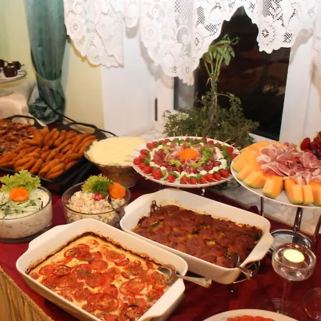 Πανσιόν Und Frankenthal - Garni